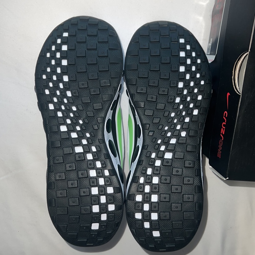 Nike sneakers. Cruz One. Size 6.5. - Picture 4 of 5